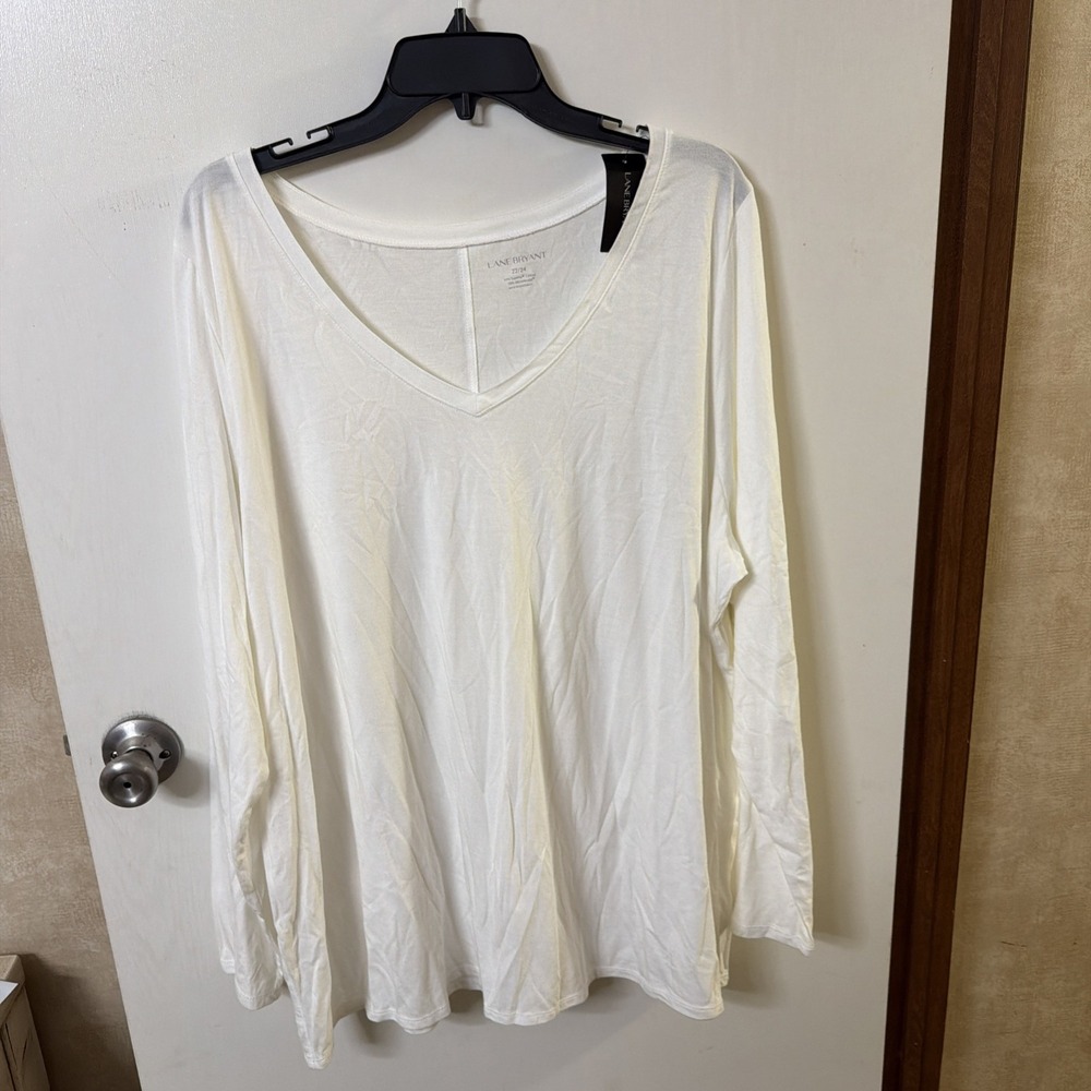 New- WOMAN'S LANE BRYANT LONG SLEEVE V- NECK PULLOVER WHITE Top SZ 22/24